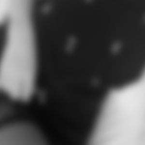 Seniore athlétique de Clermont-Ferrand cherche câlins téléphoniques tendres avec un gentleman attentionné pour des moments de douceur infinie profil--2070