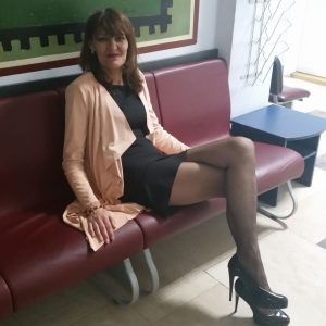 Envie de partager des cocktails en terrasse ? Véronique - rencontre-Cougar-Niort